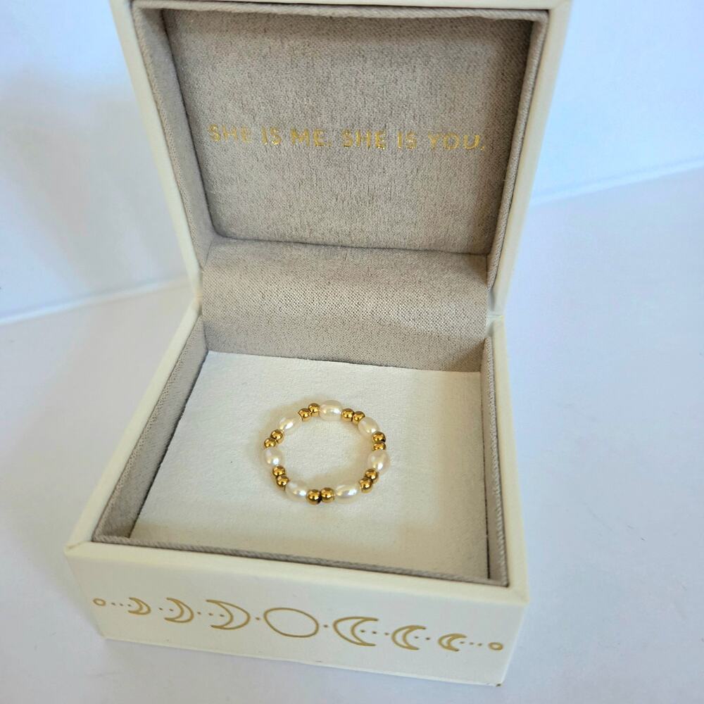 Arms of Eve Lyra Gold Pearl Ring Elastic sz 7